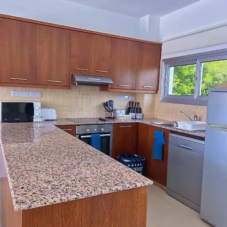 Villa 3 Bedroom Coral Bay Seaview I Private Pool Peyia