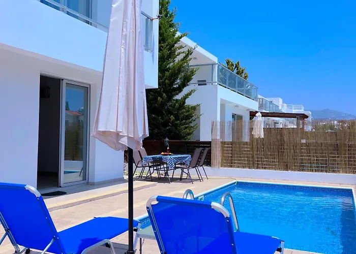 Vila 3 Bedroom Coral Bay Seaview I Private Pool